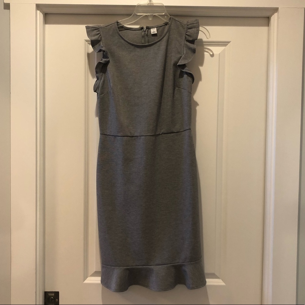 Grey old navy dress.